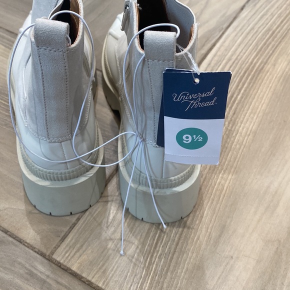 Brand new tan boots - Picture 3 of 3